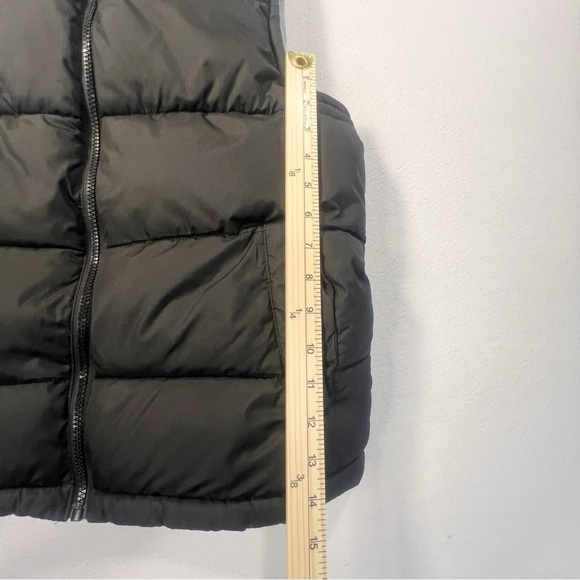Old Navy Puffer Vest Black Size Large Sleeveless Fleece Inside Pockets Zippered - Picture 10 of 12